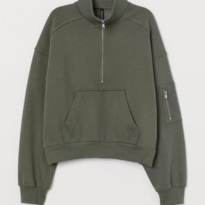 💚NWOT Khaki Green Quarter Zip💚